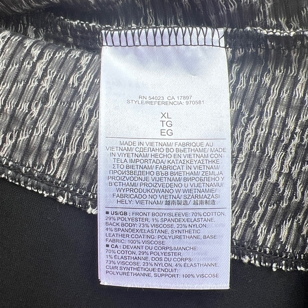 Banana Republic Pattern Top - Picture 9 of 9